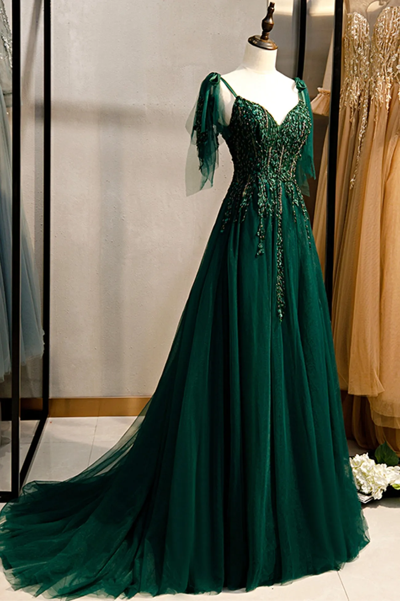 solvbao Green V-Neck Lace Long Prom Dresses, A-Line Evening Dresses