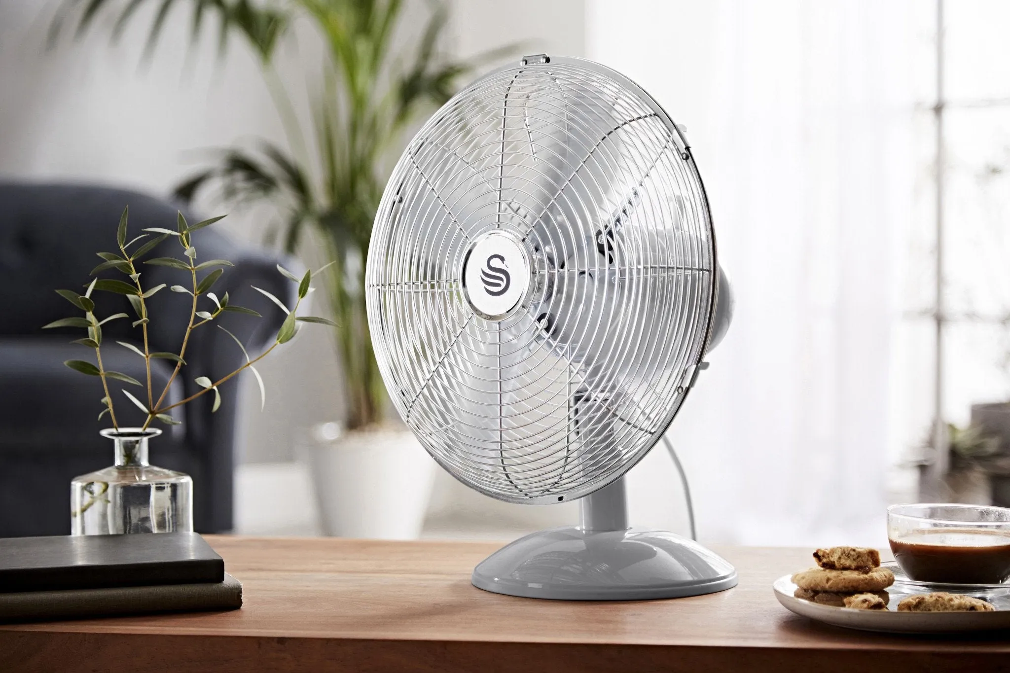 Swan Retro 12 Inch Desk Fan