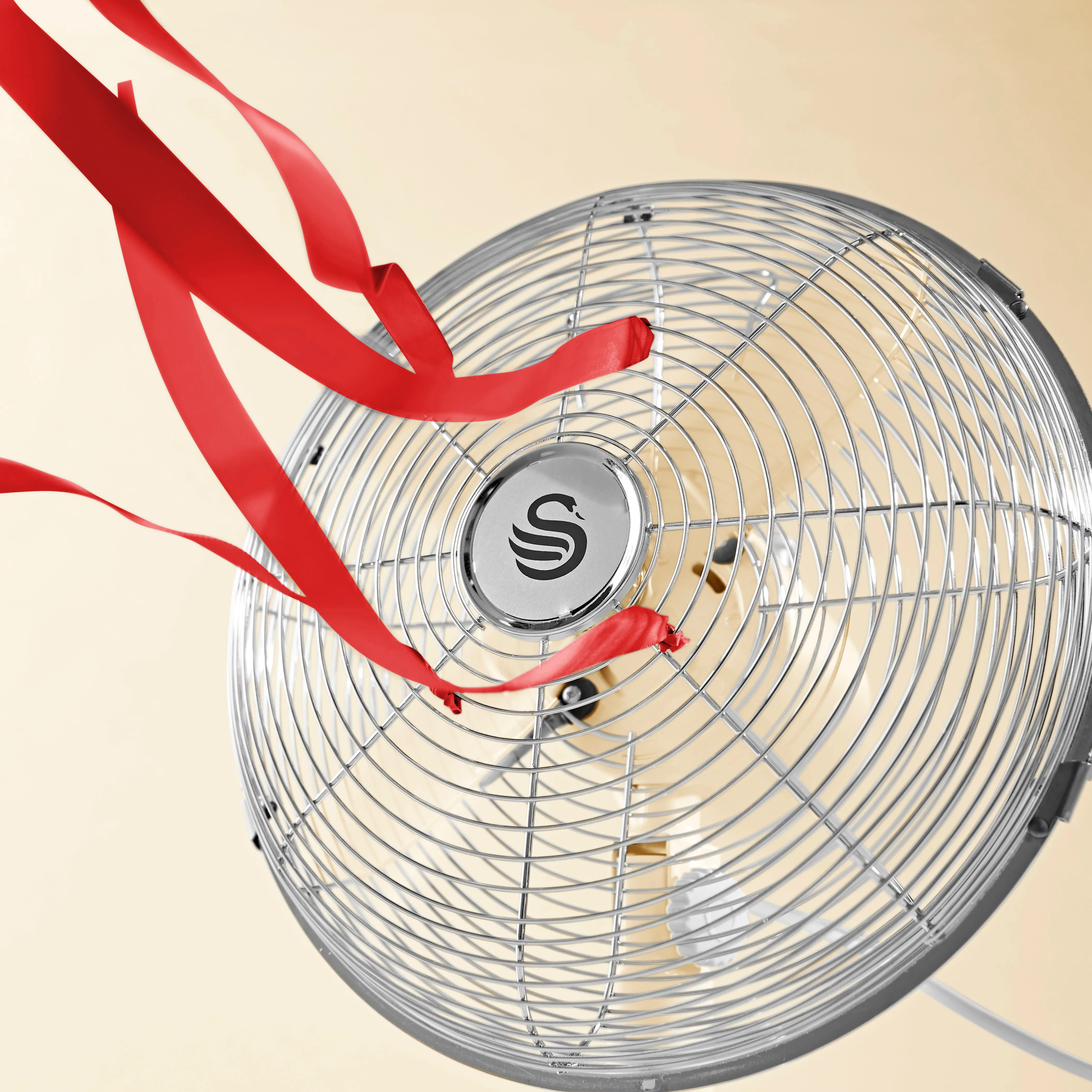 Swan Retro 12 Inch Desk Fan