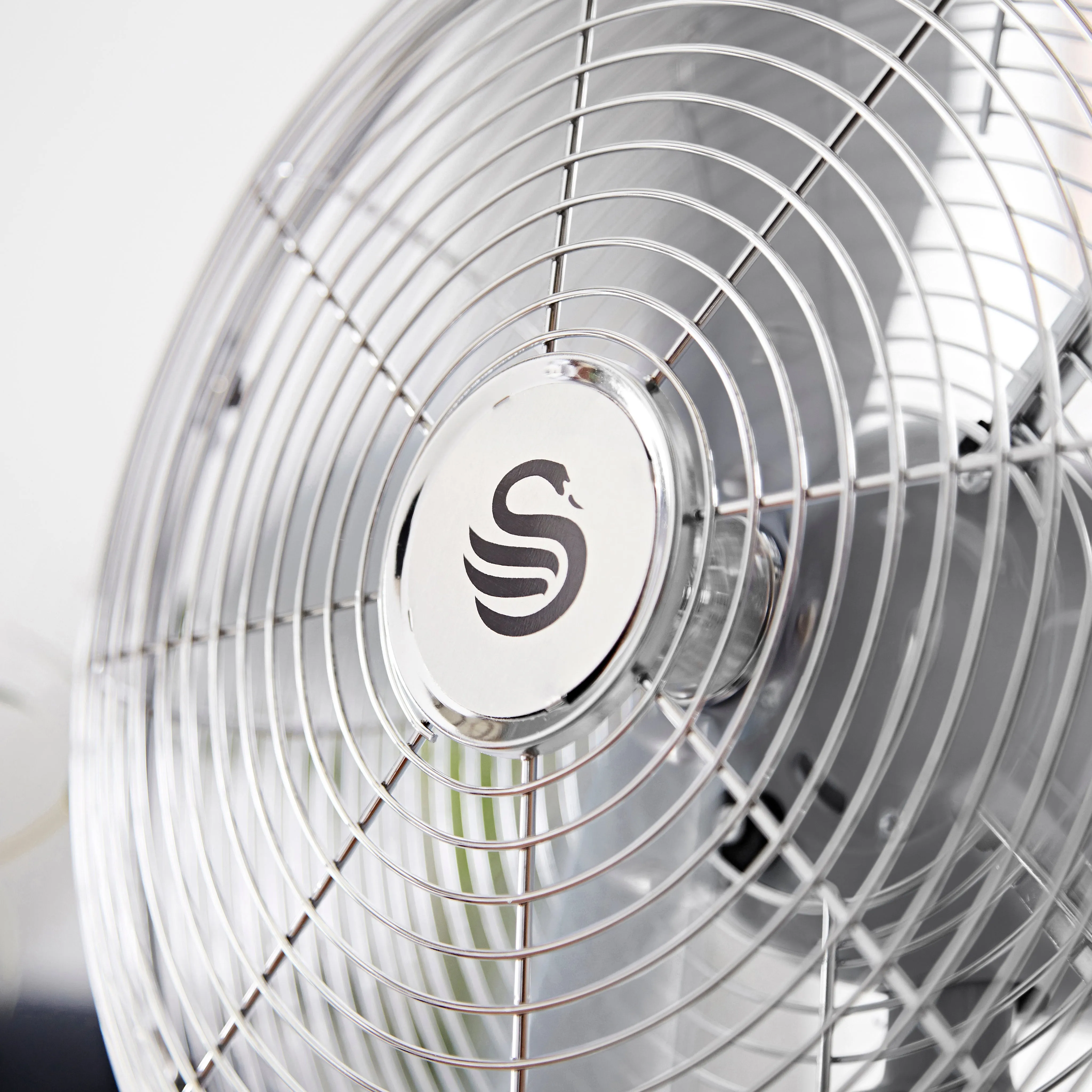 Swan Retro 12 Inch Desk Fan